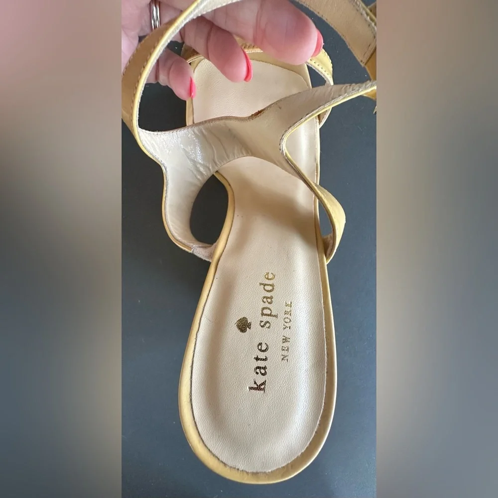 Kate Spade Clume  Beige Rainbow Wedge Sandal -‎ Size 8